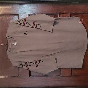 Jordan 3/4 length sleeve Grey T-shirt. Medium.